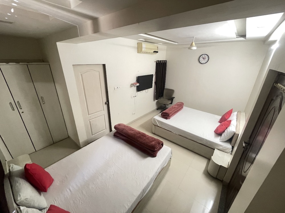 Deluxe Quadruple Room, City View