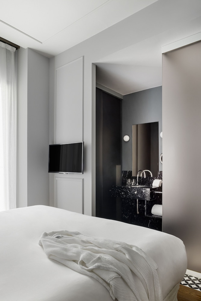 Double Room - Photo 5