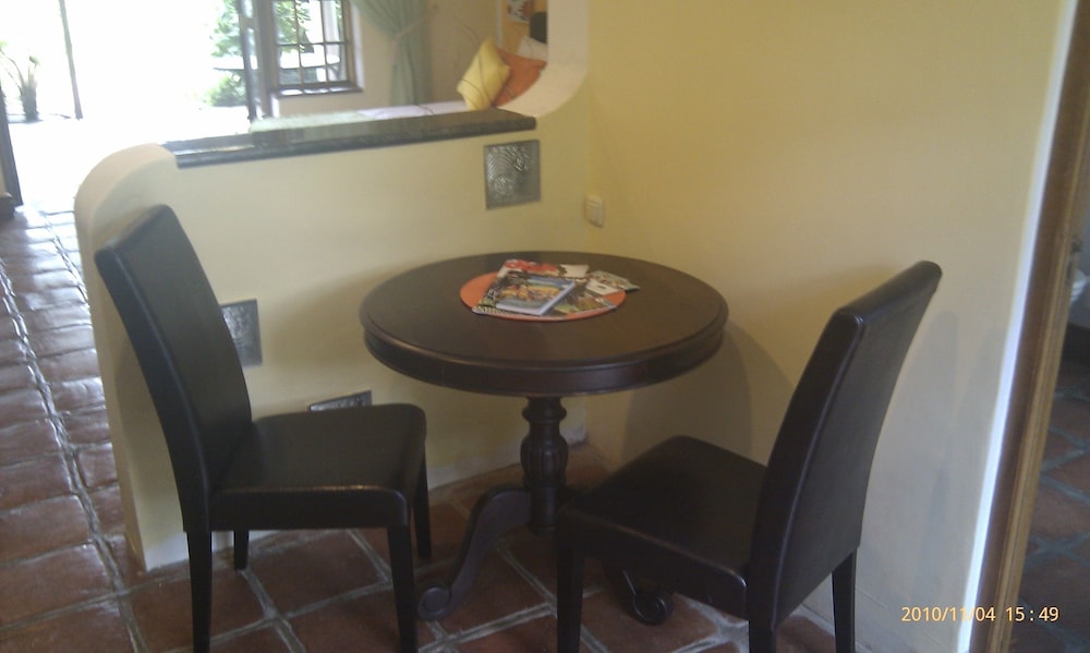 Superior Double or Twin Room, Kitchenette, Pool View photo 3