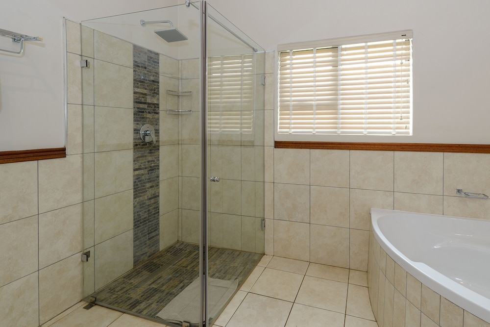 Three Bedroom Luxury Chalet photo 2