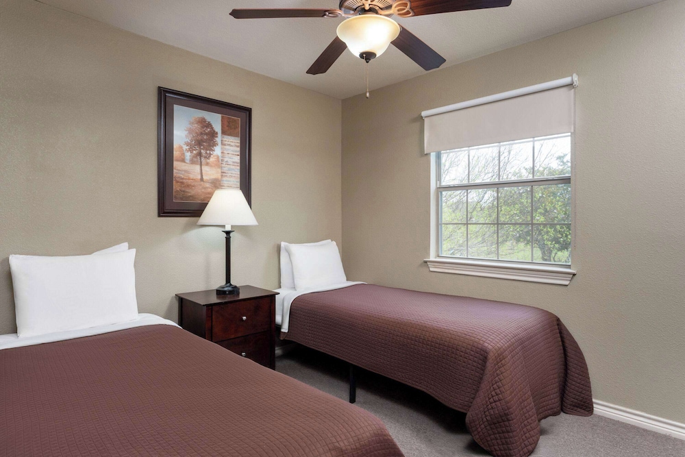 Suite, 1 Bedroom, Non Smoking photo 3