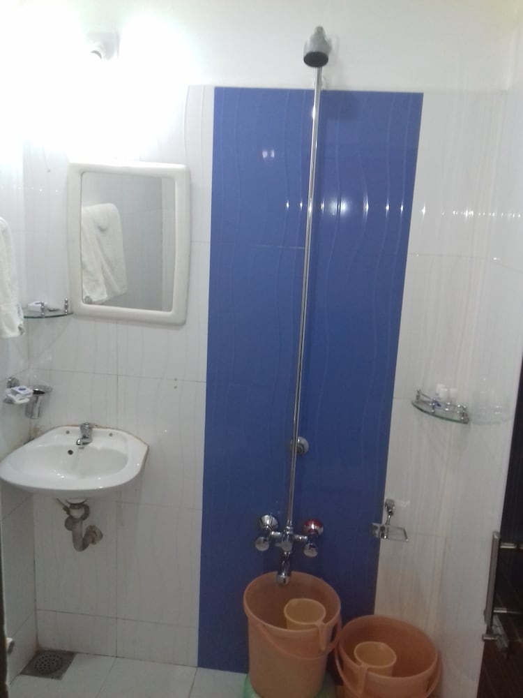 SUPER DELUXE AC ROOM photo 2