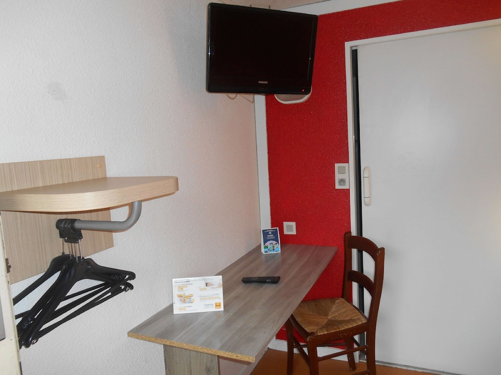 Standard Room, 3 Twin Beds - Photo 3