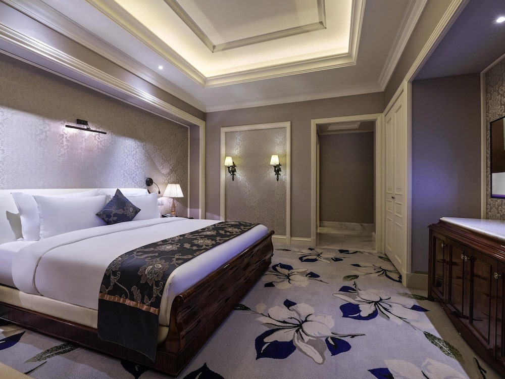 Deluxe Suite, 1 King Bed