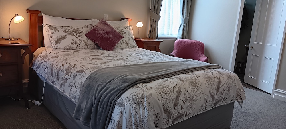 Standard Double Room, 1 Queen Bed, Garden View photo 2