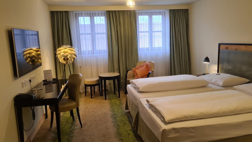 Double Room - Photo 11