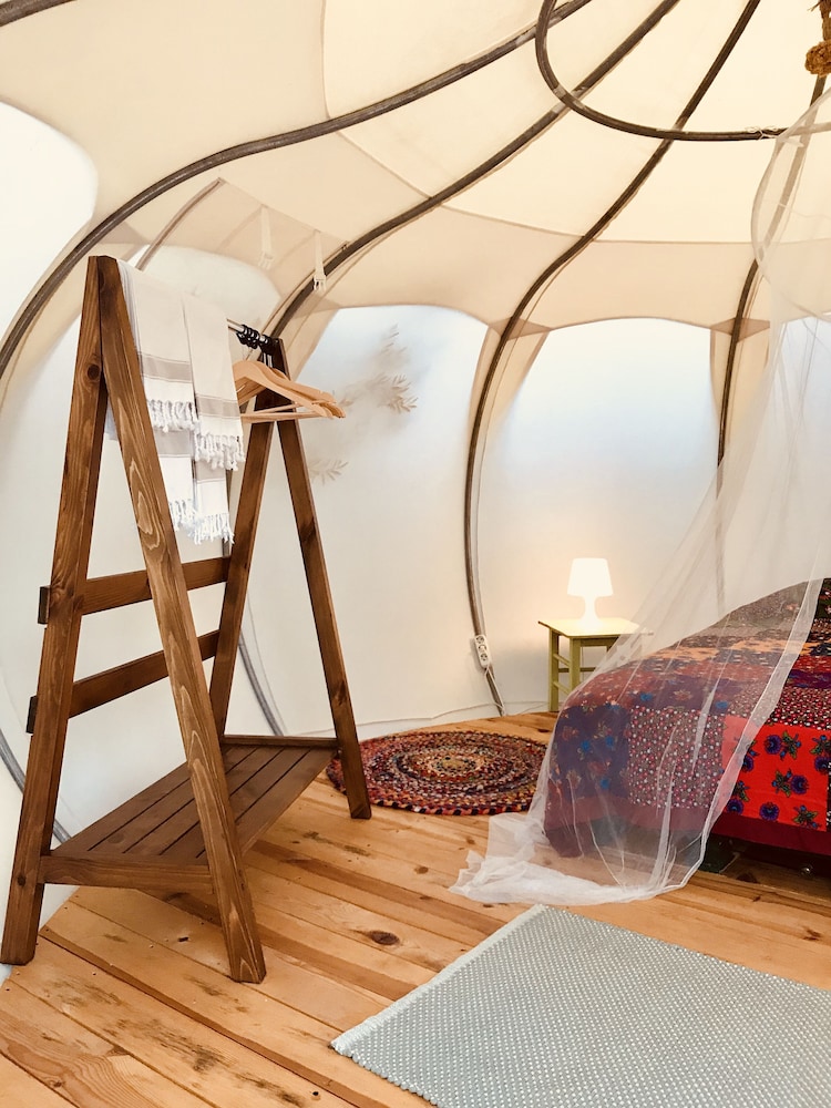 Deluxe Tent photo 1