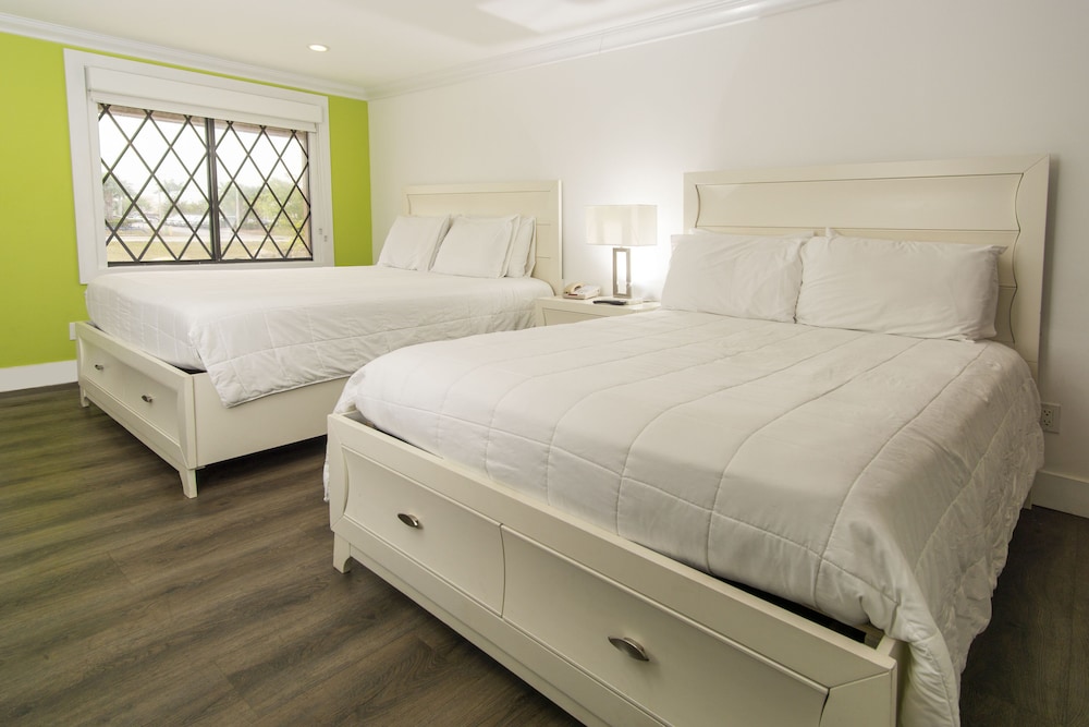 Family Room, Multiple Beds, Non Smoking, Kitchen - Photo 3