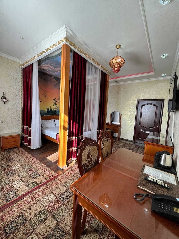 Luxury Suite