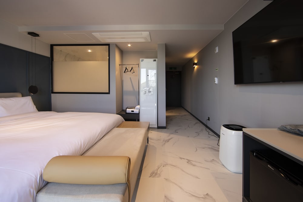 Deluxe Double, City View - Photo 5