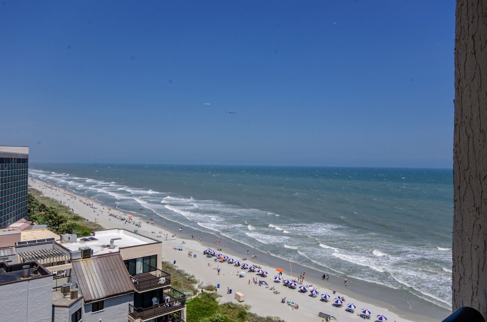 2 Bedroom Angle Oceanfront Condo South Tower - Photo 5