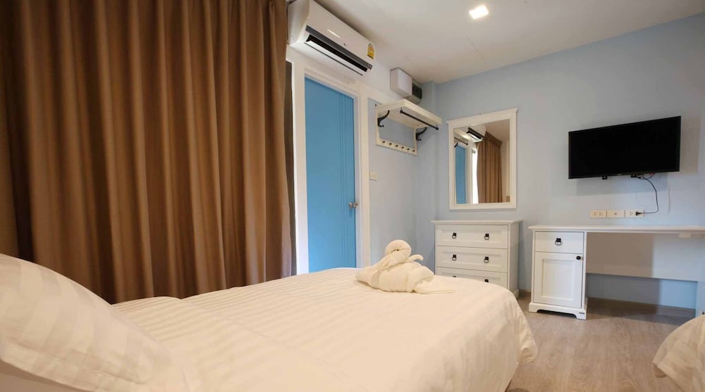 Deluxe Twin Room photo 3