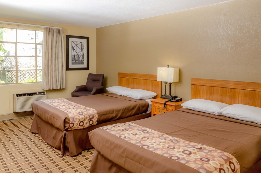 Room, 2 Queen Beds