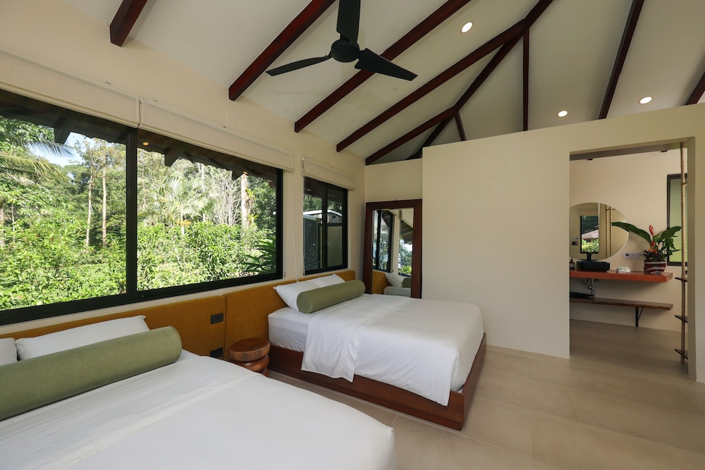 Carate Rainforest Villa photo 3