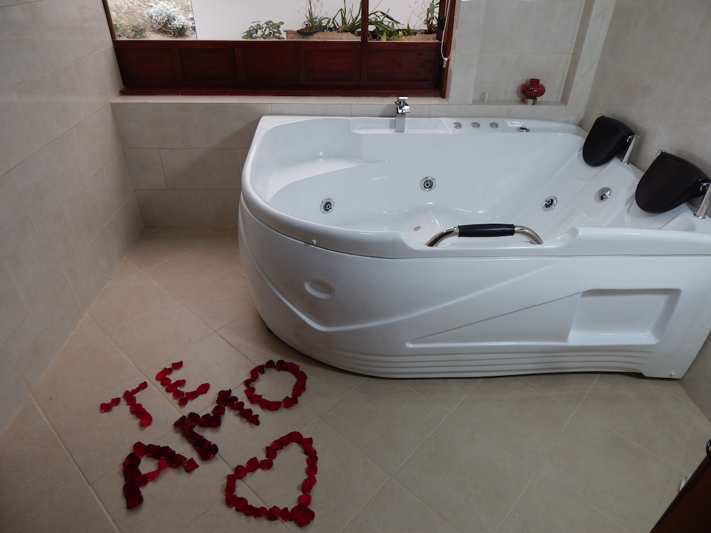 Honeymoon Room photo 1