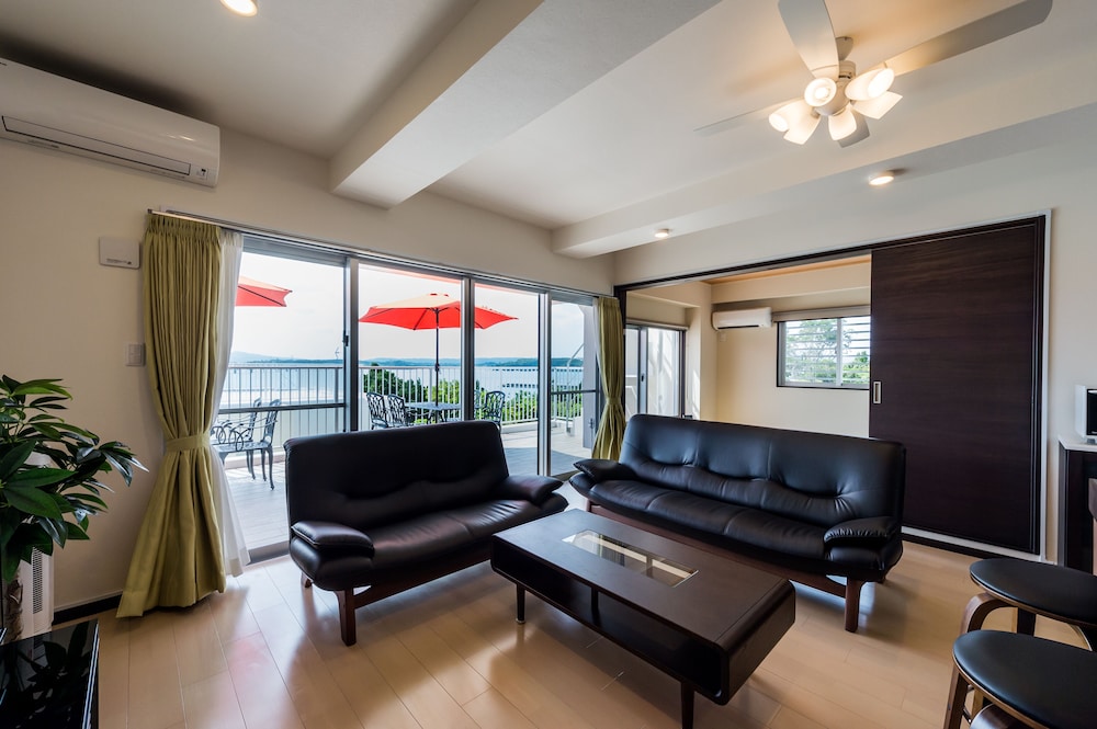Basic Condo, 3 Bedrooms, Non Smoking