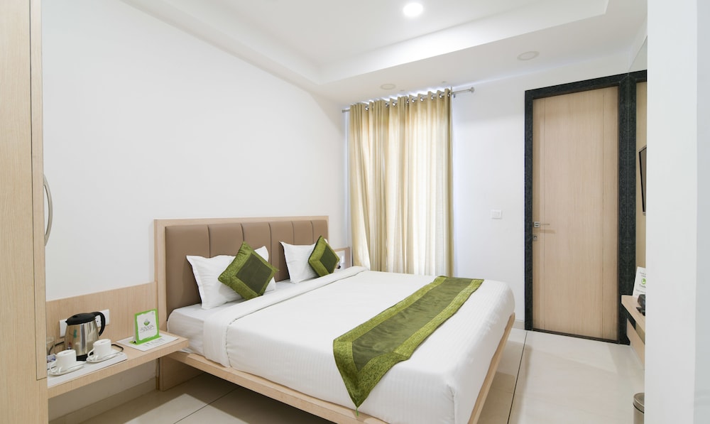 Standard Room, Smoking