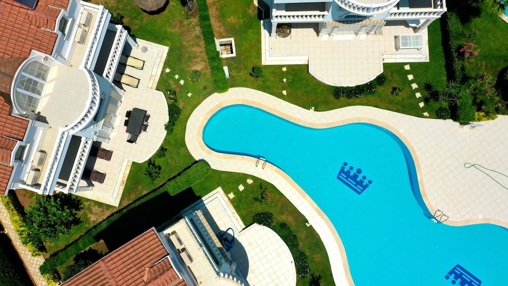 Family Villa photo 2