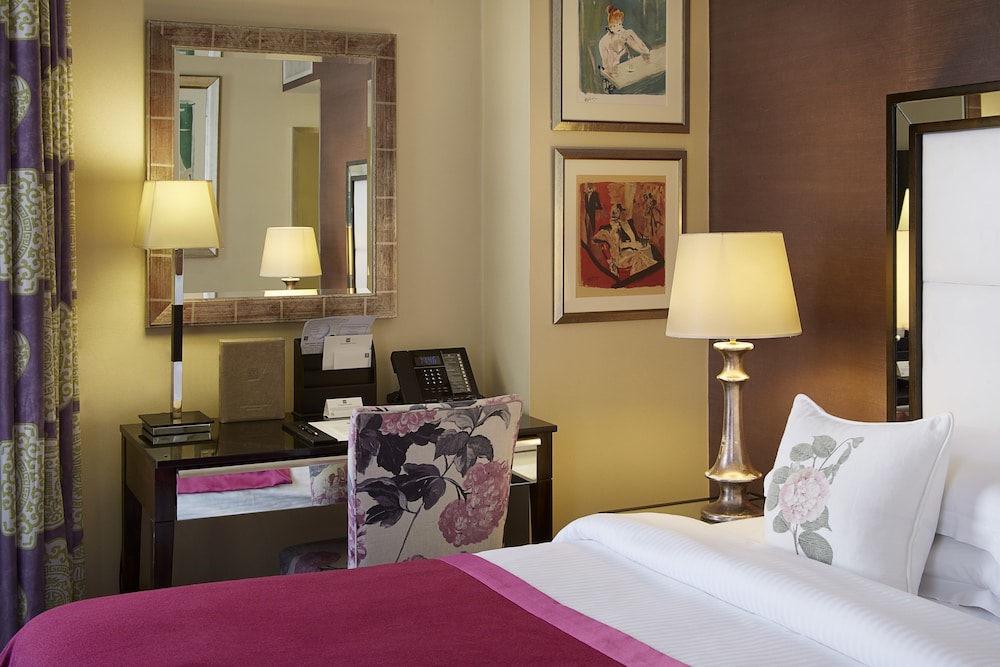 Superior Room, 1 Queen Bed (Plus) photo 2