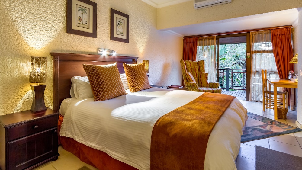Standard Double Room, 1 Double Bed, Garden View, Poolside