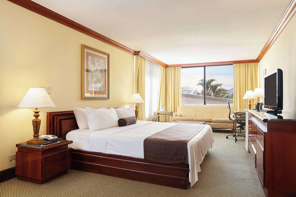 Standard Room, 1 King Bed - Photo 1