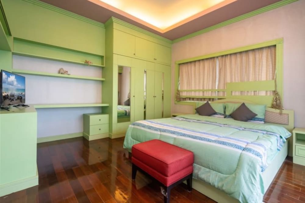 3 Bedrooms with Indoor Pool - Photo 10