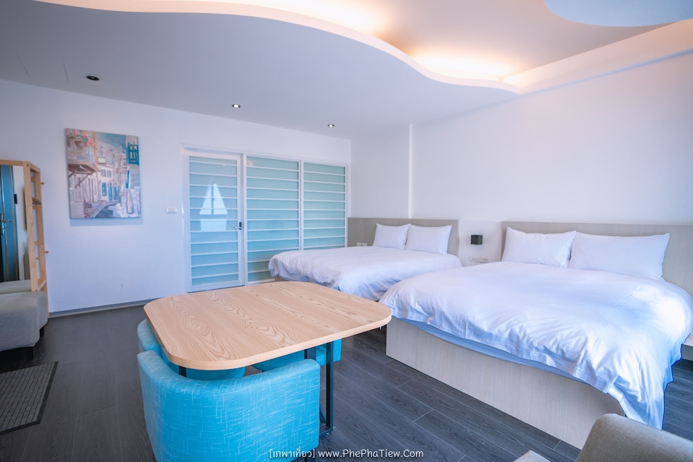 Family Quadruple Room, 2 Double Beds, Non Smoking - Photo 6