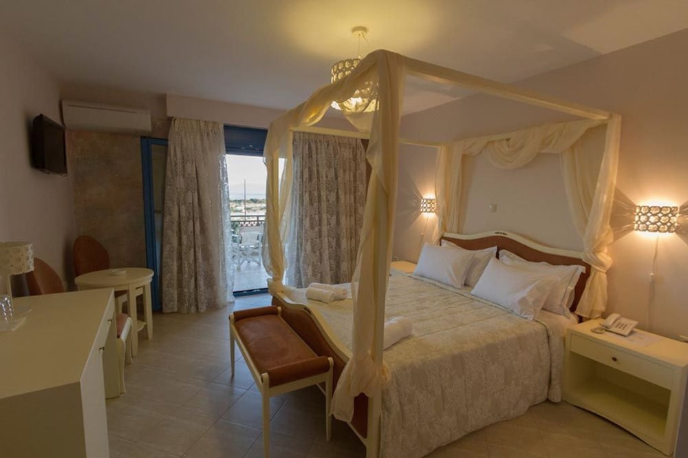 Deluxe Double Or Twin Room, Sea View photo 3