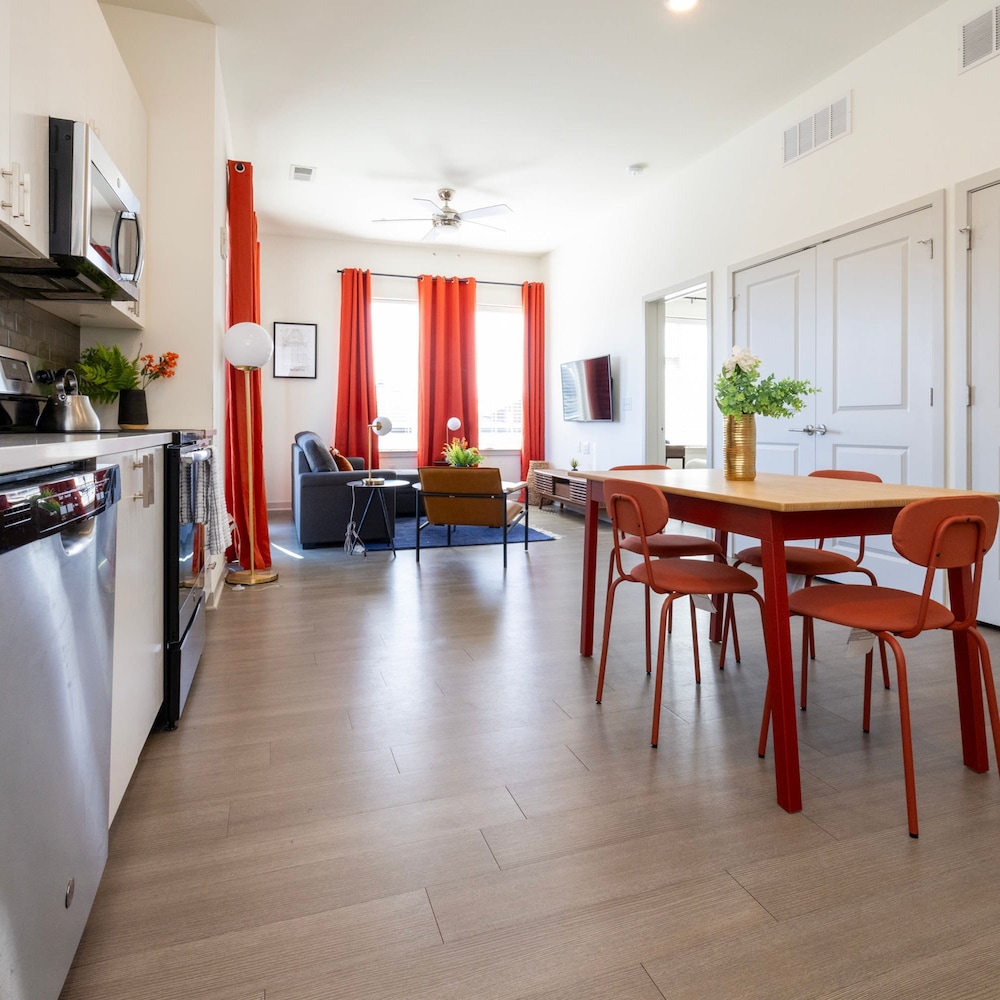 Modern Nulu 2BR Cozysuites 04, Billede 17