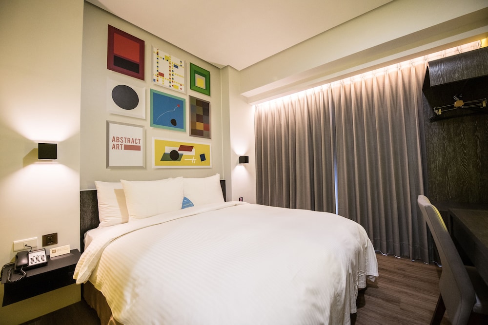 Standard Double Room, 1 Queen Bed, City View, photo 6