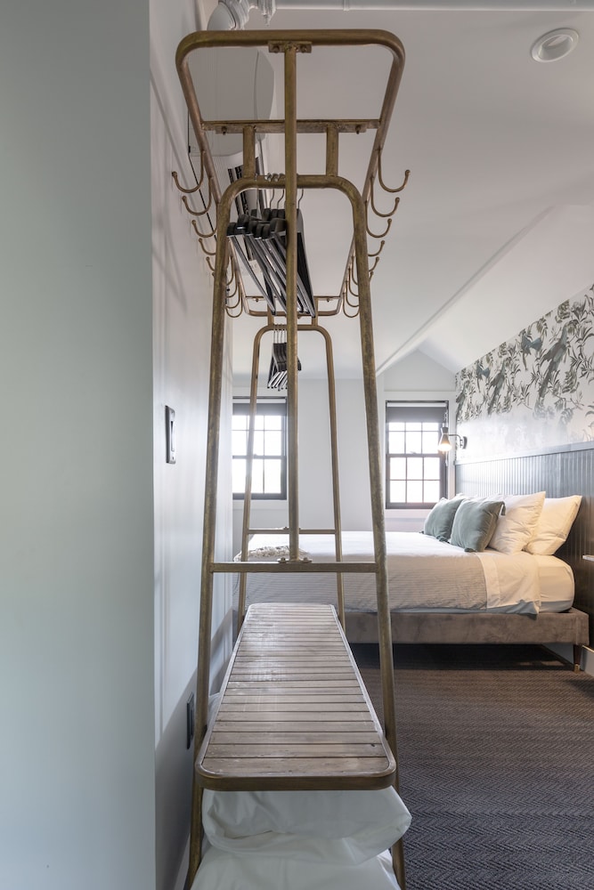 Superior Studio, 1 King Bed, Non Smoking, Kitchenette photo 2
