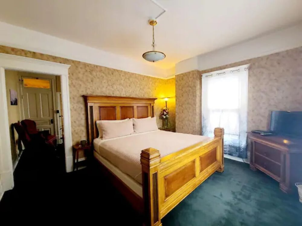 Luxury Suite, 1 King Bed photo 1