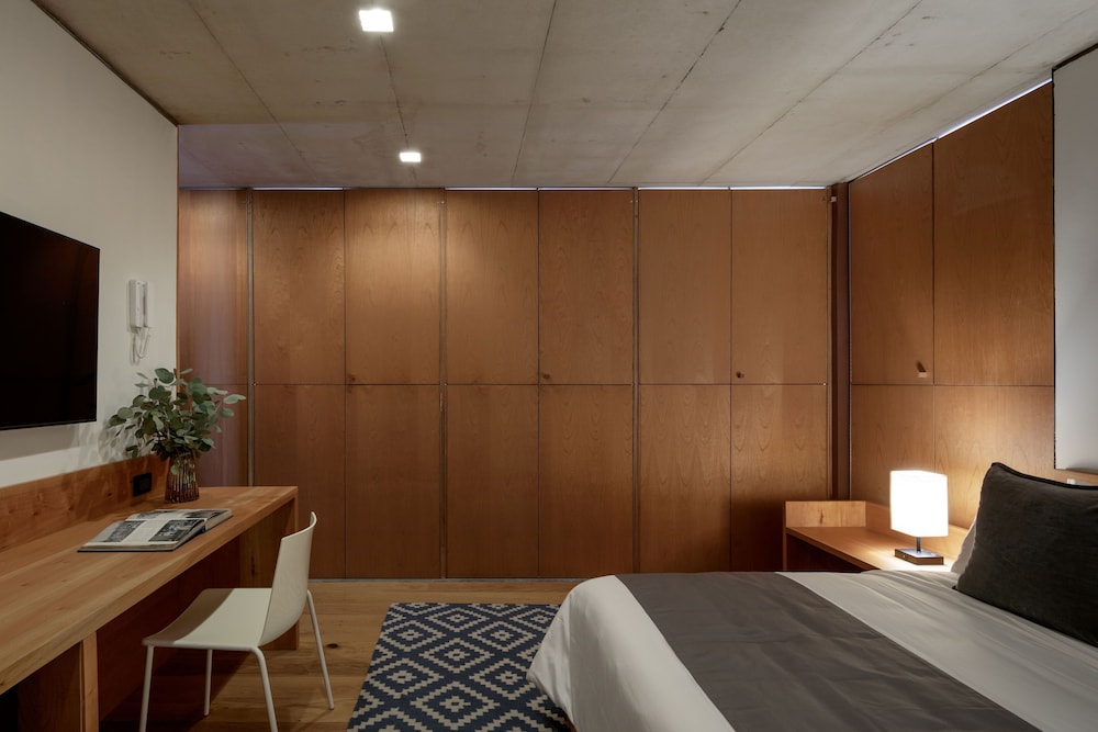 Design Room, 1 King Bed