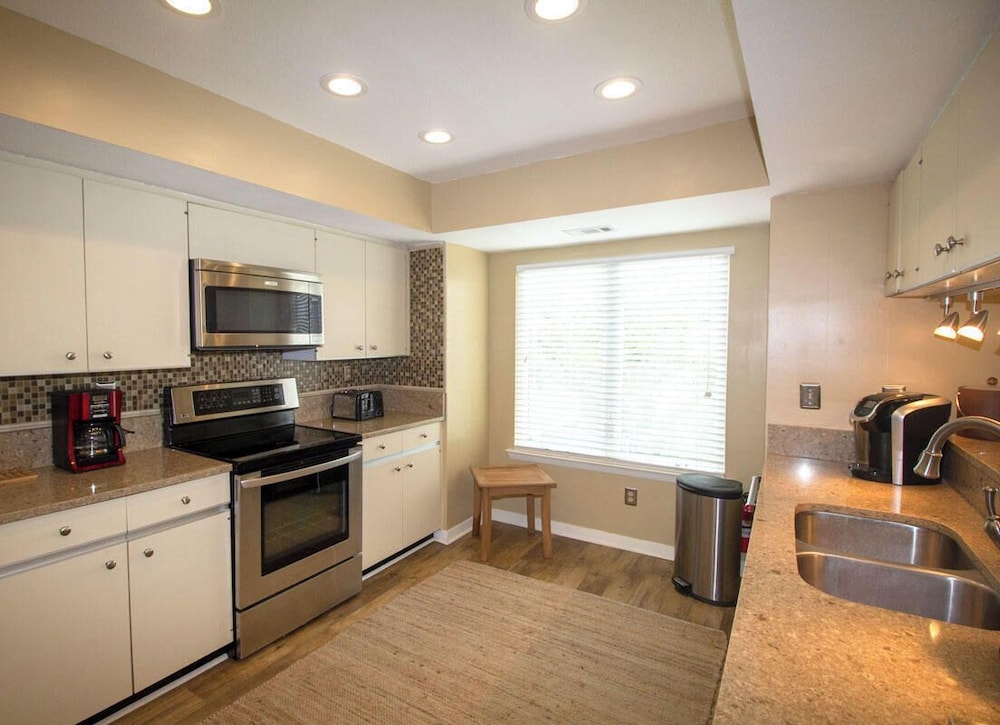 Condo, Multiple Beds, Kitchen, Ocean View photo 1