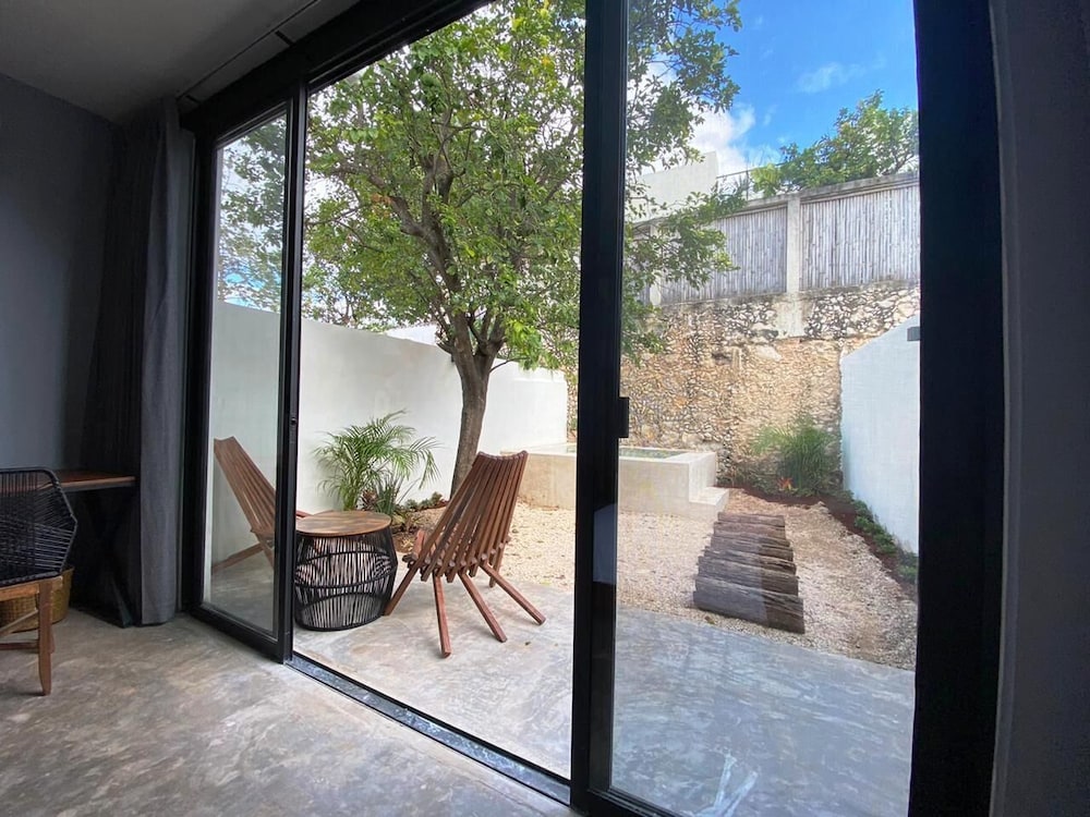 Standard Room, 1 King Bed, Private Pool - Photo 17