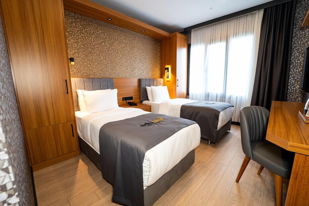 Superior Room, 2 Twin Beds, City View photo 1