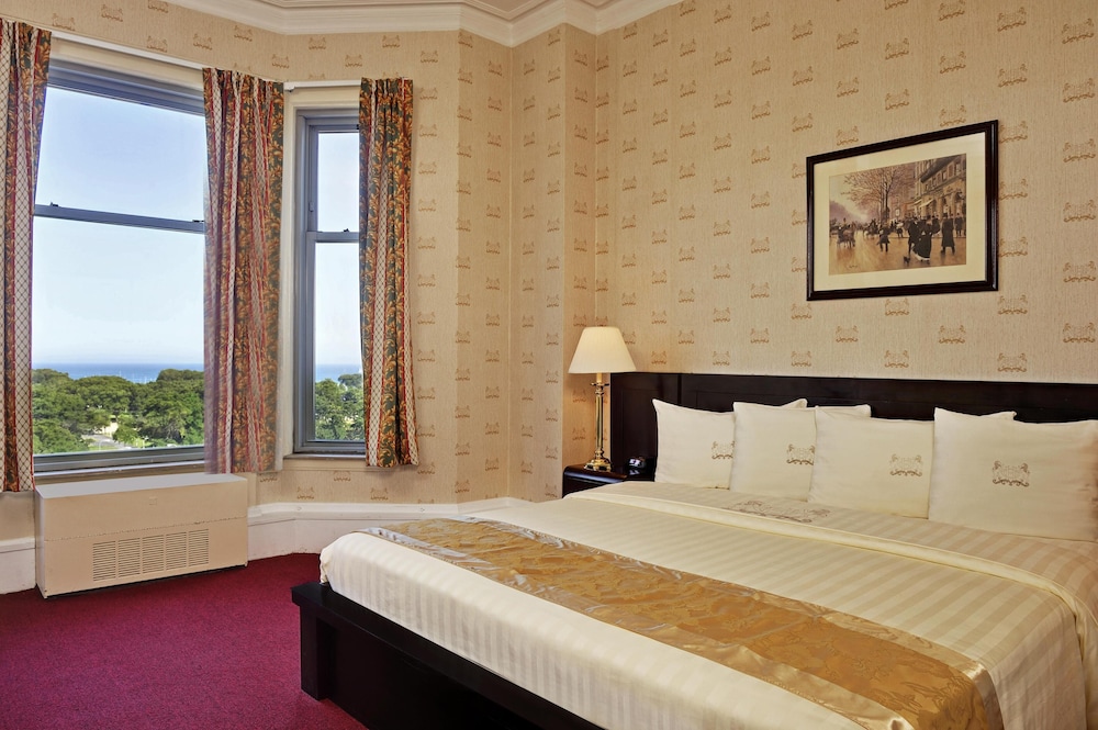 Standard Room, 1 King Bed, Lake View - Photo 3