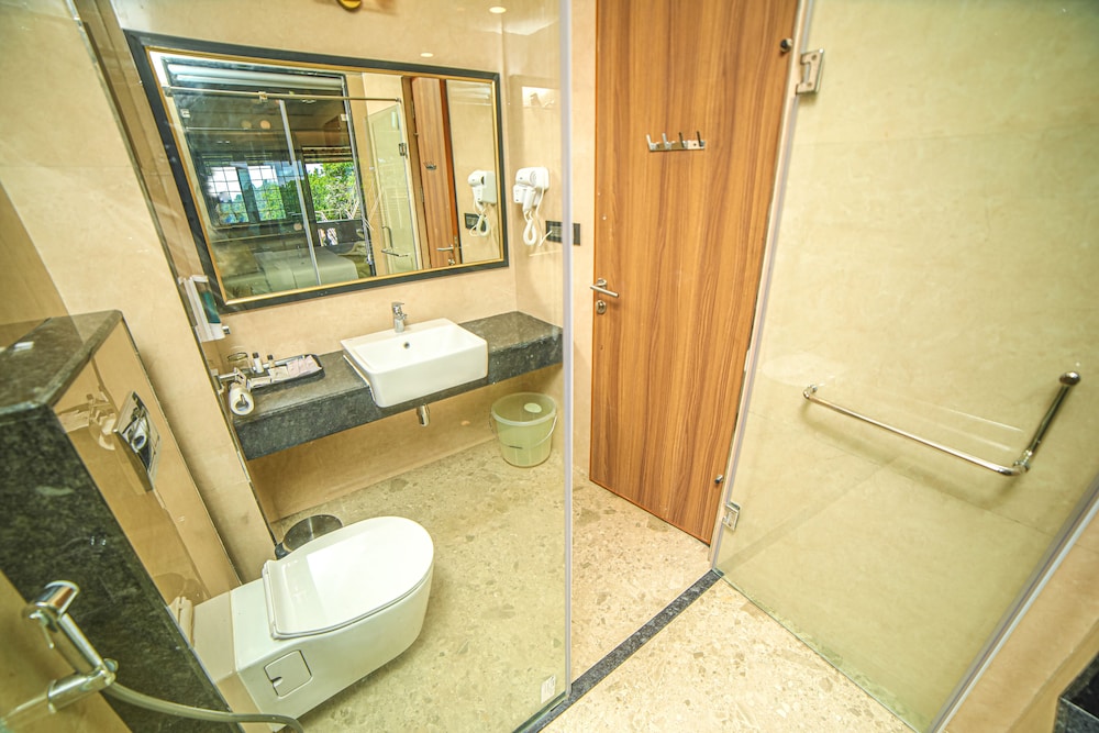 Premium Room, Balcony - Photo 5