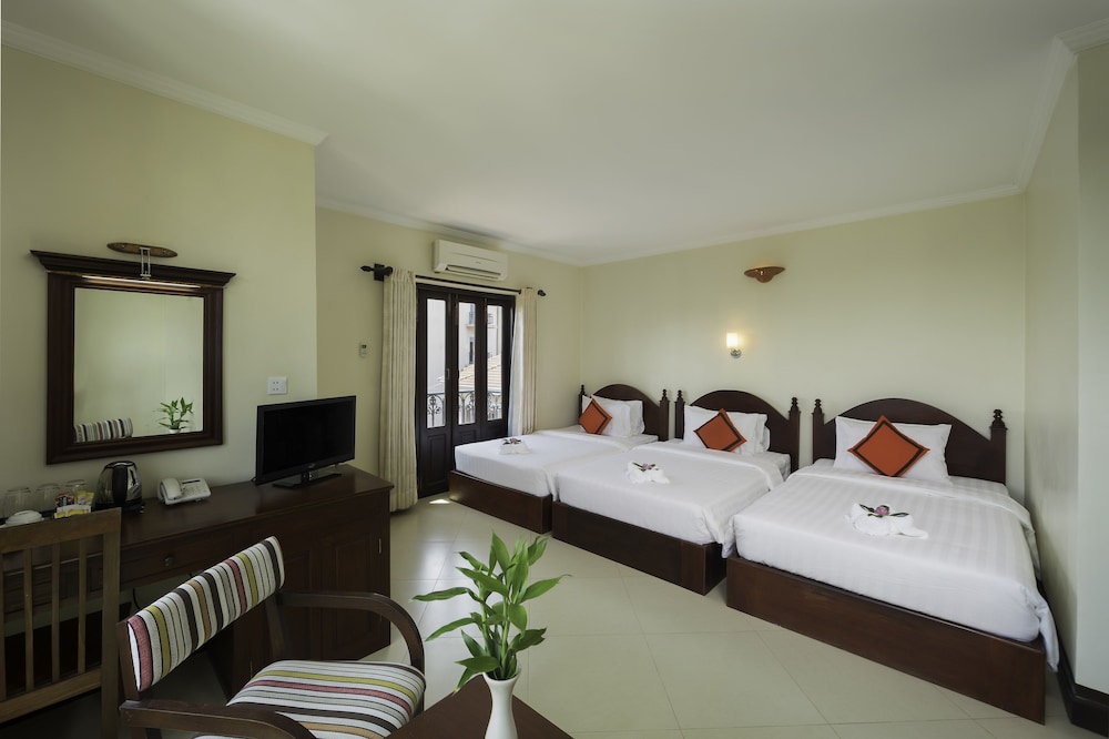 Deluxe Triple with Private Balcony - Free Pick Up