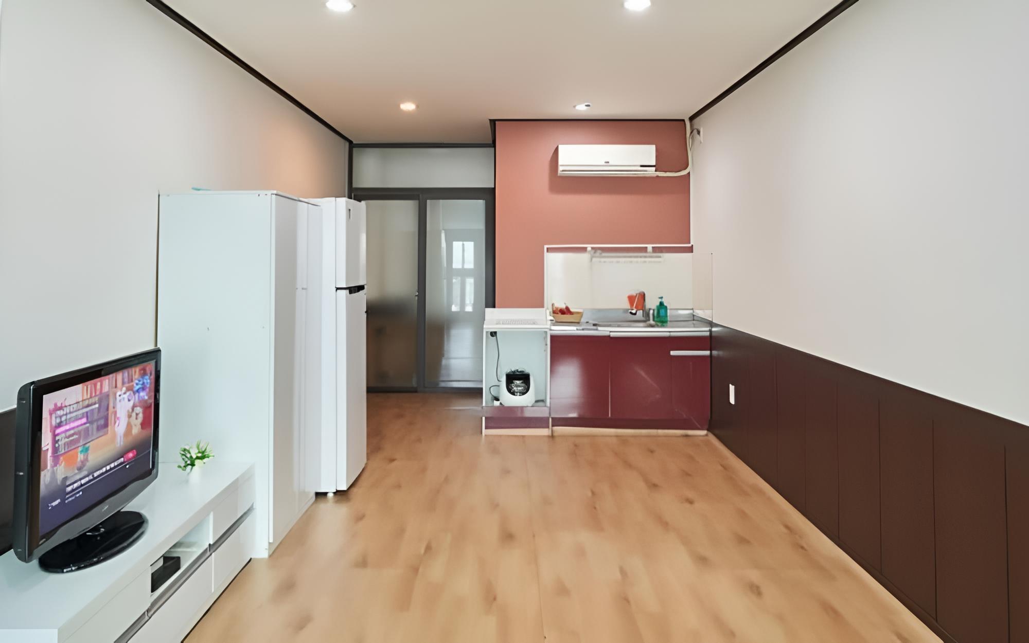 Room (Room 101)