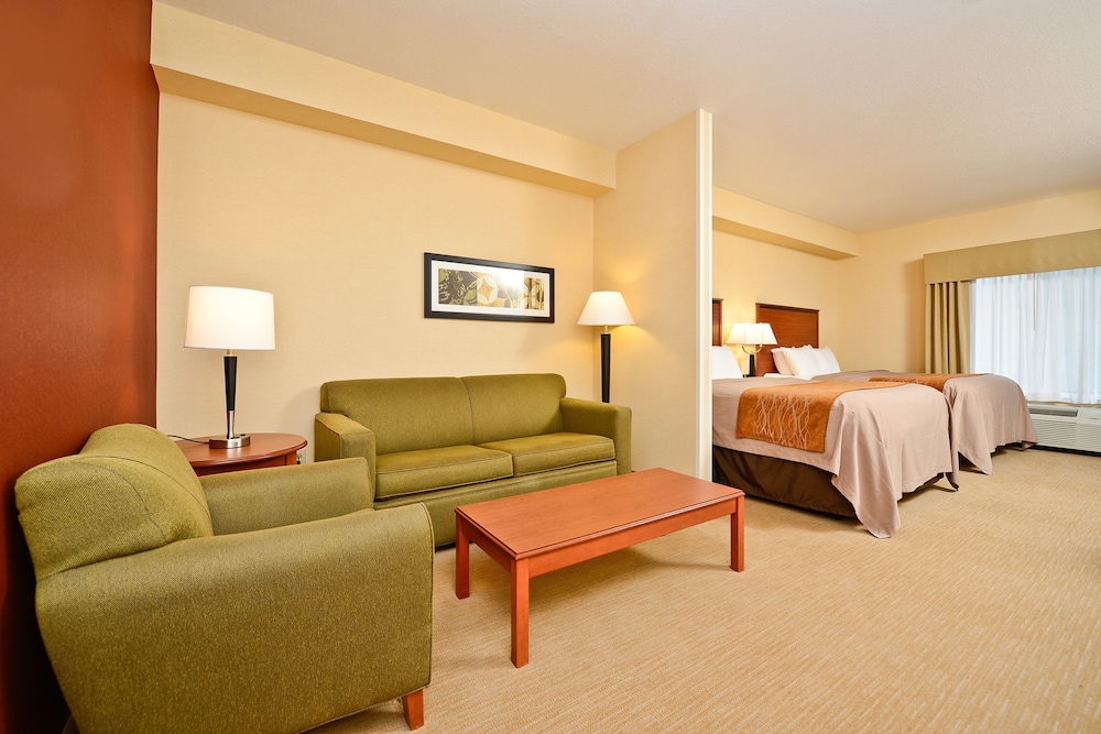 Suite, Multiple Beds, Non Smoking - Photo 2