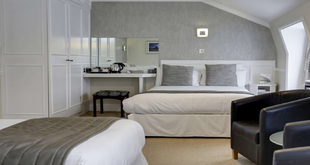 Family Room, Multiple Beds, Non Smoking - Photo 1