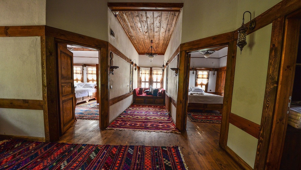 Luxury Suite photo 1