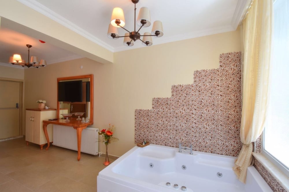 Double Room, Jetted Tub photo 3