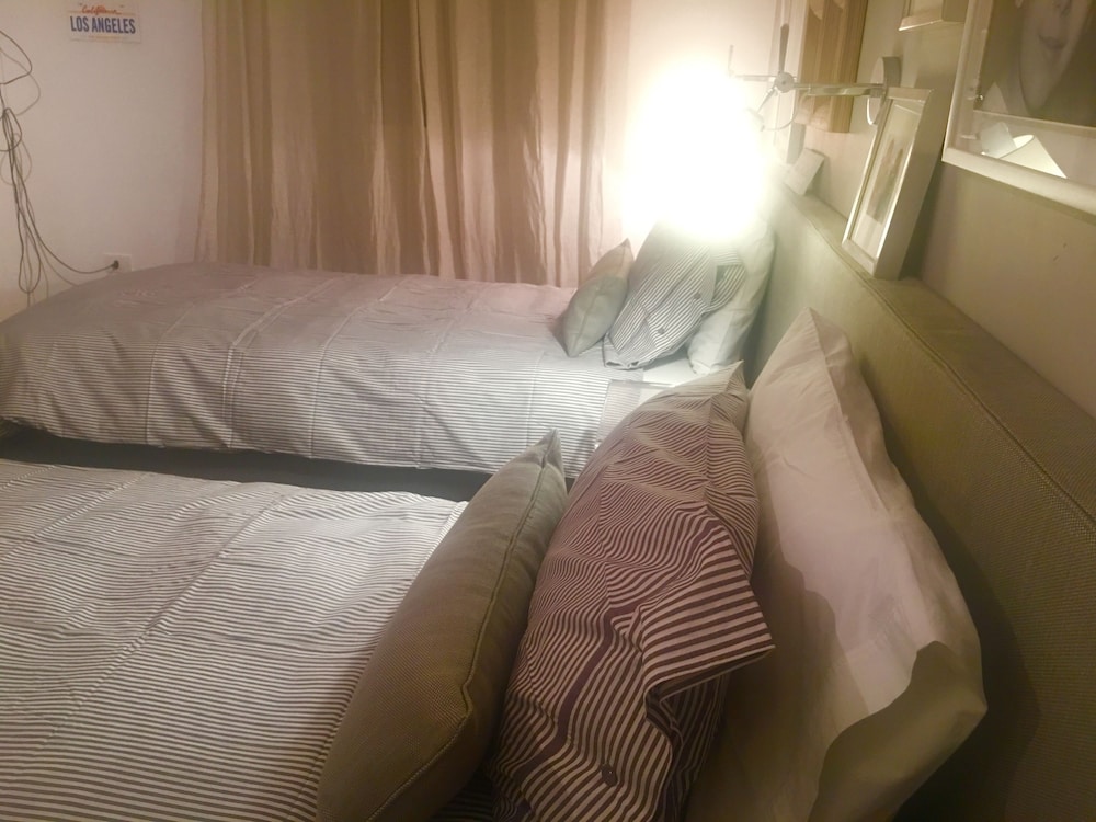 Comfort Suite, 2 Twin Beds, City View photo 2