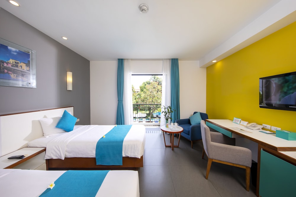 Deluxe Twin Room, Balcony, Pool View photo 3