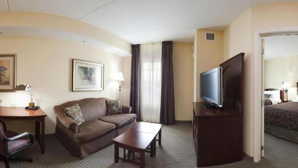 Suite, 2 Double Beds - Photo 4