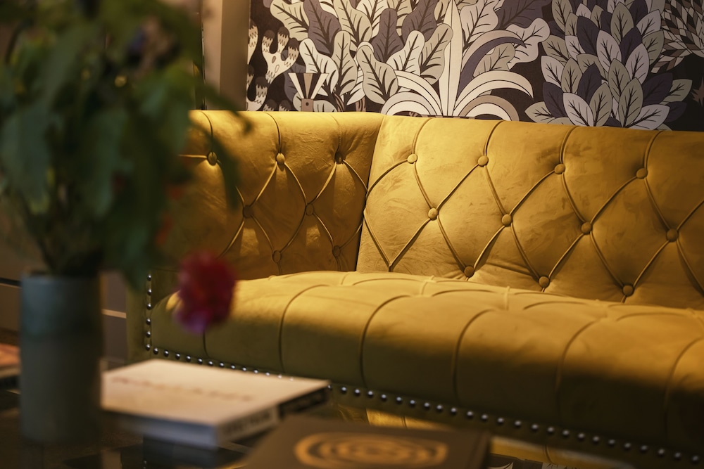 Signature Suite (Suite Eiffel) Signature Suite (Suite Eiffel)