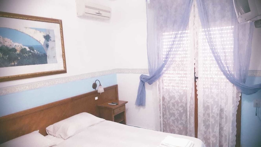 Deluxe Double or Twin Room, Balcony photo 1