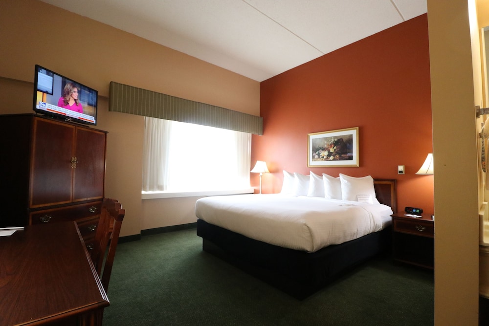 Standard Room, 1 King Bed - Photo 1